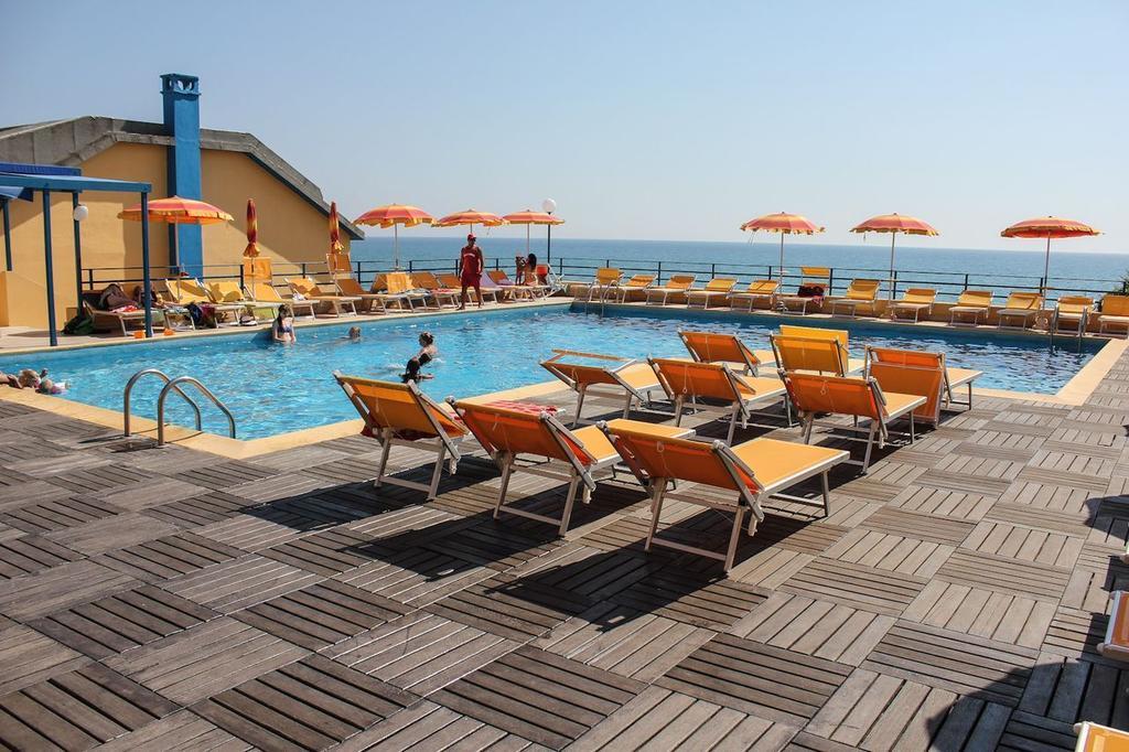 Grand Hotel Dei Cesari Dependance Άντζιο Εξωτερικό φωτογραφία